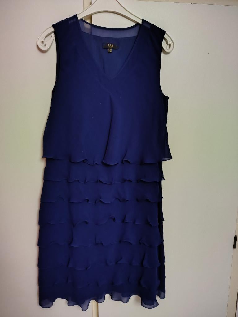 Kleedje blauw, Blauw, Knielengte, Gedragen, Ophalen