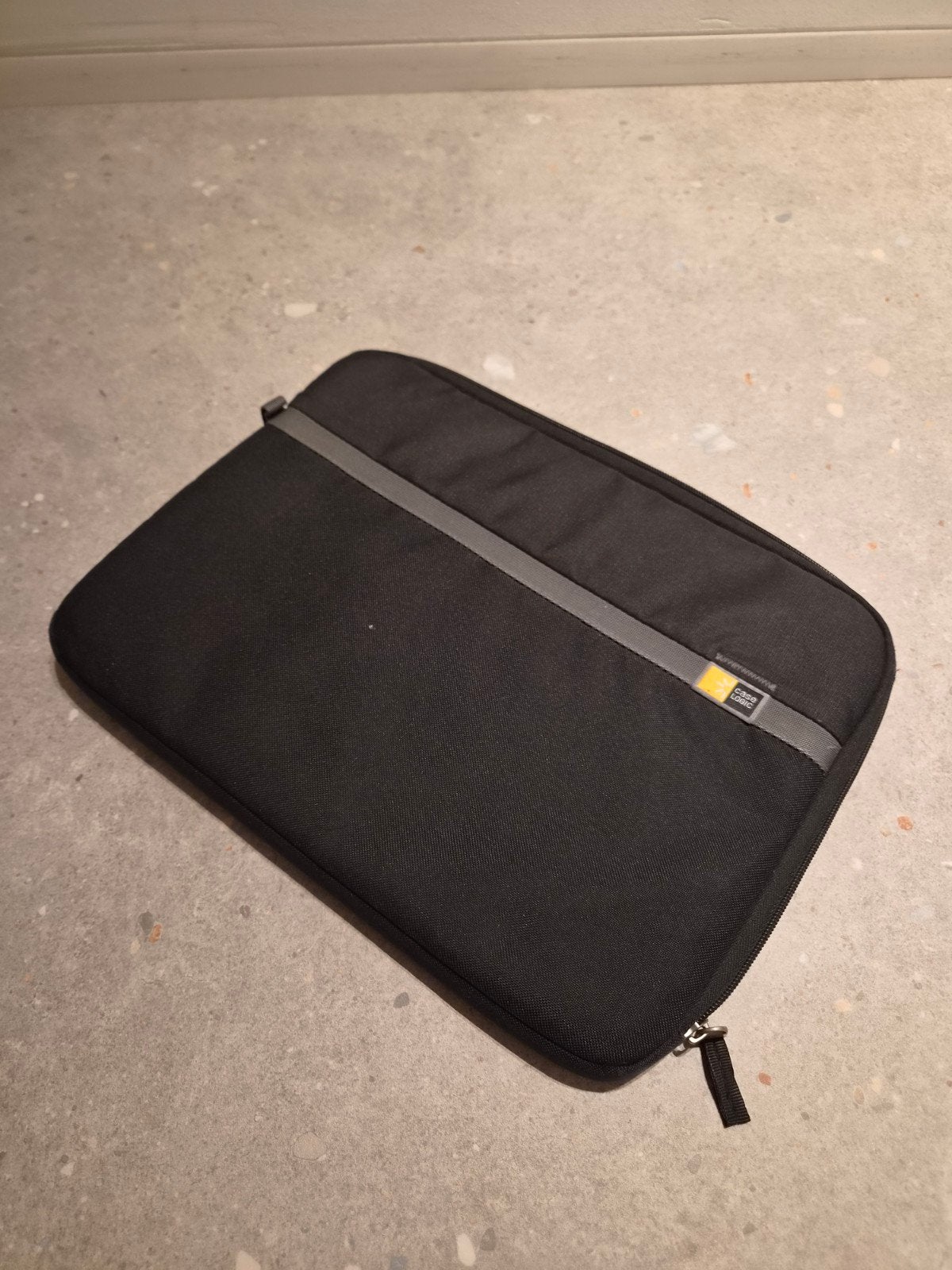 Laptoptas Case Logic 13", Ophalen, 13 inch, Zo goed als nieuw, Case logic