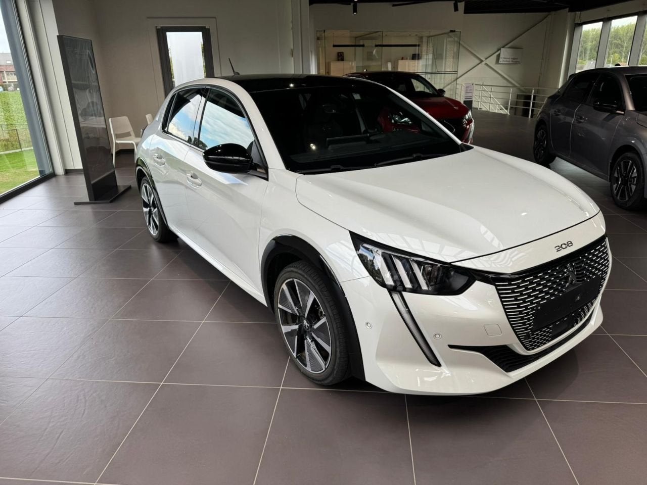 Peugeot e-208 GT (année de construction 2020, automatique), Autos, Achat, Commande vocale, Entreprise, Carnet d'entretien