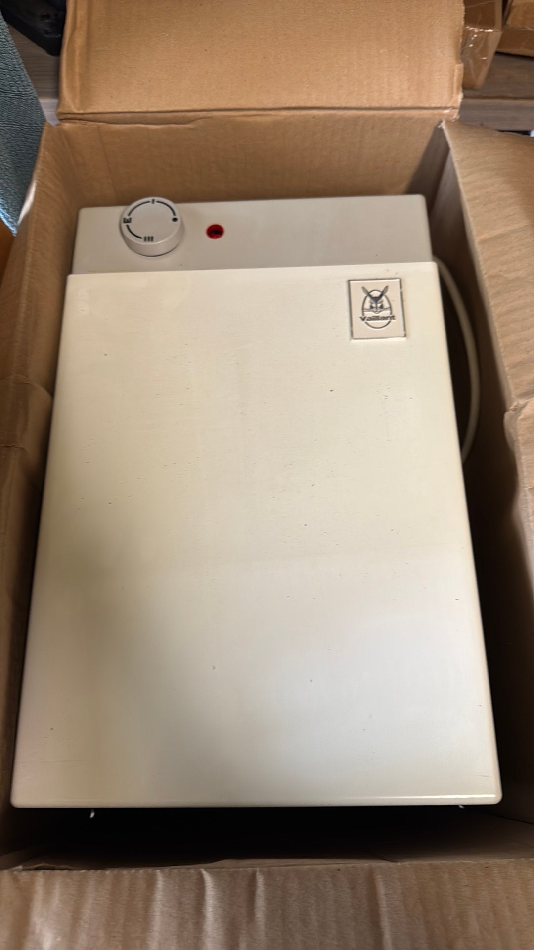 Neuw in de doos: Vaillant boiler keuken, Doe-het-zelf en Bouw, Chauffageketels en Boilers, Ophalen, Zo goed als nieuw, Boiler