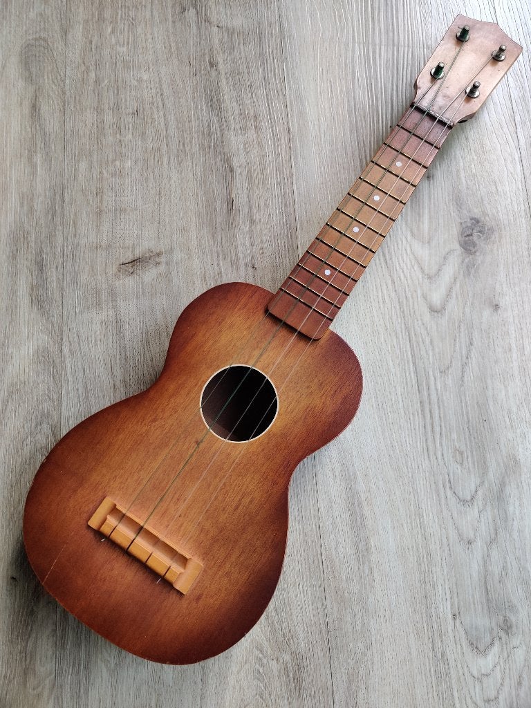Vintage houten ukulele uit 1974 – authentiek en bespeelbaar, Muziek en Instrumenten, Ophalen, Zo goed als nieuw, Overige typen