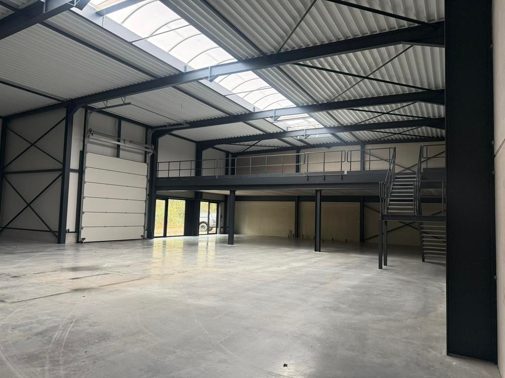 NIEUWBOUW KMO-UNIT TE KOOP – 640 m² – HERENTALS (TOPLOCATIE), Koop