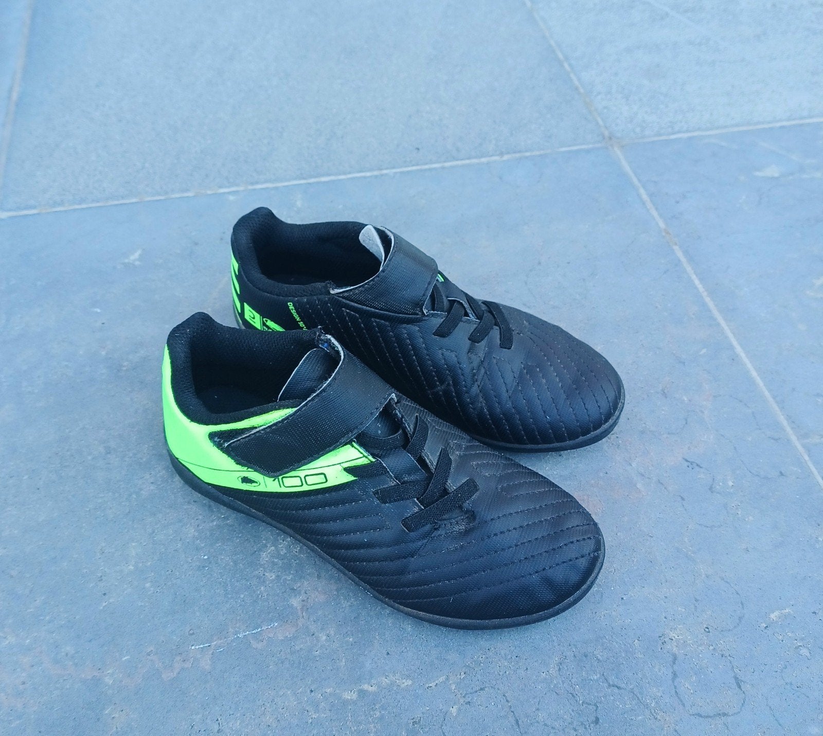 Voetbalschoenen Kipsta met velcro maat 30, Ophalen, Gebruikt, Sportschoenen, Kipsta