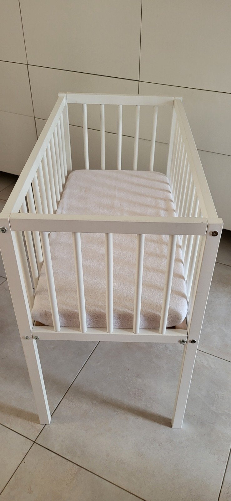 Lit bébé et matelas (avec housse), Enlèvement, Lit