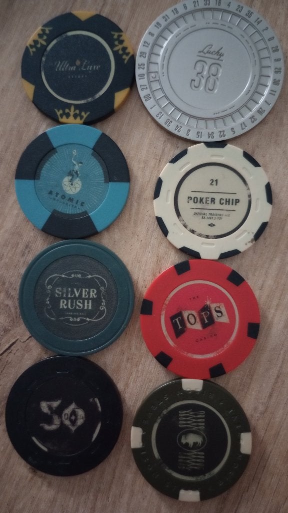 Fallout New Vegas Pokerchips + Platinum chip, Enlèvement ou Envoi, 1 joueur, Jeu de rôle (Role Playing Game), Comme neuf