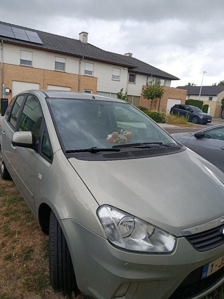 Bonne affaire Ford C-Max, Achat, Boîte manuelle, Entretenue par le concessionnaire, Beige