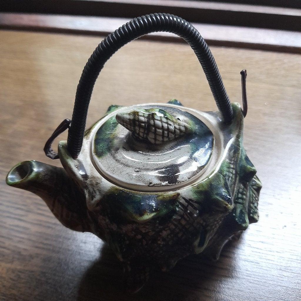 theepotje in schelpvorm en bassano potje met roosje op, Ophalen