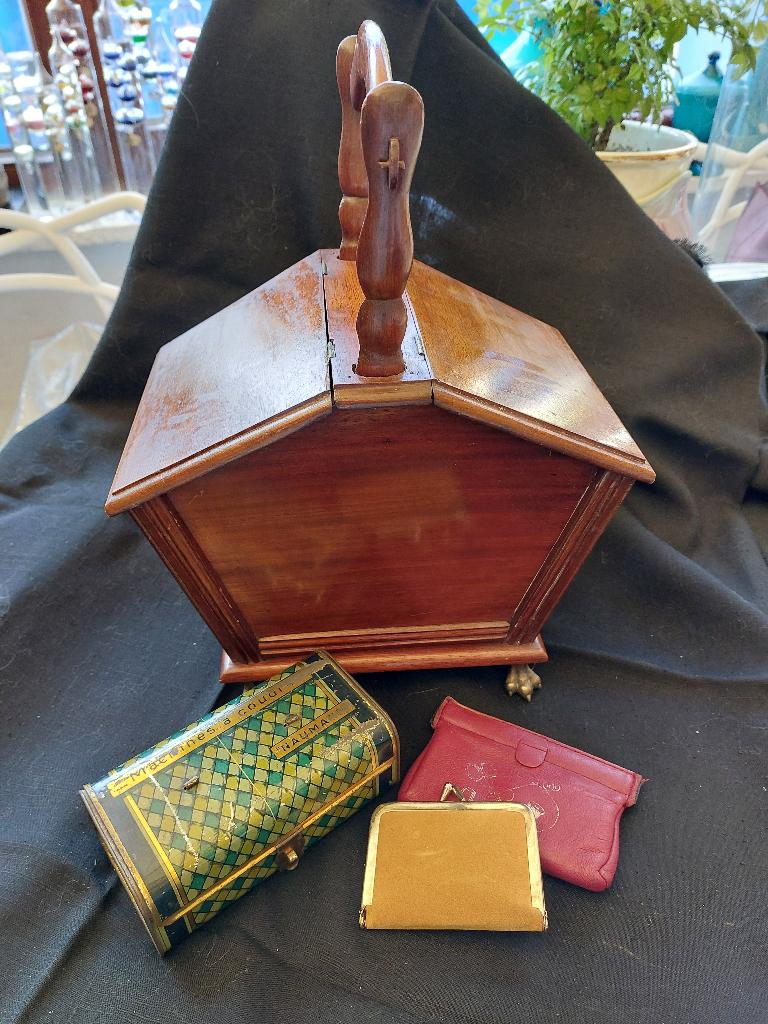 SUPERBE ANCIENNE BOITE A COUTURE, Hobby & Loisirs créatifs, Enlèvement ou Envoi