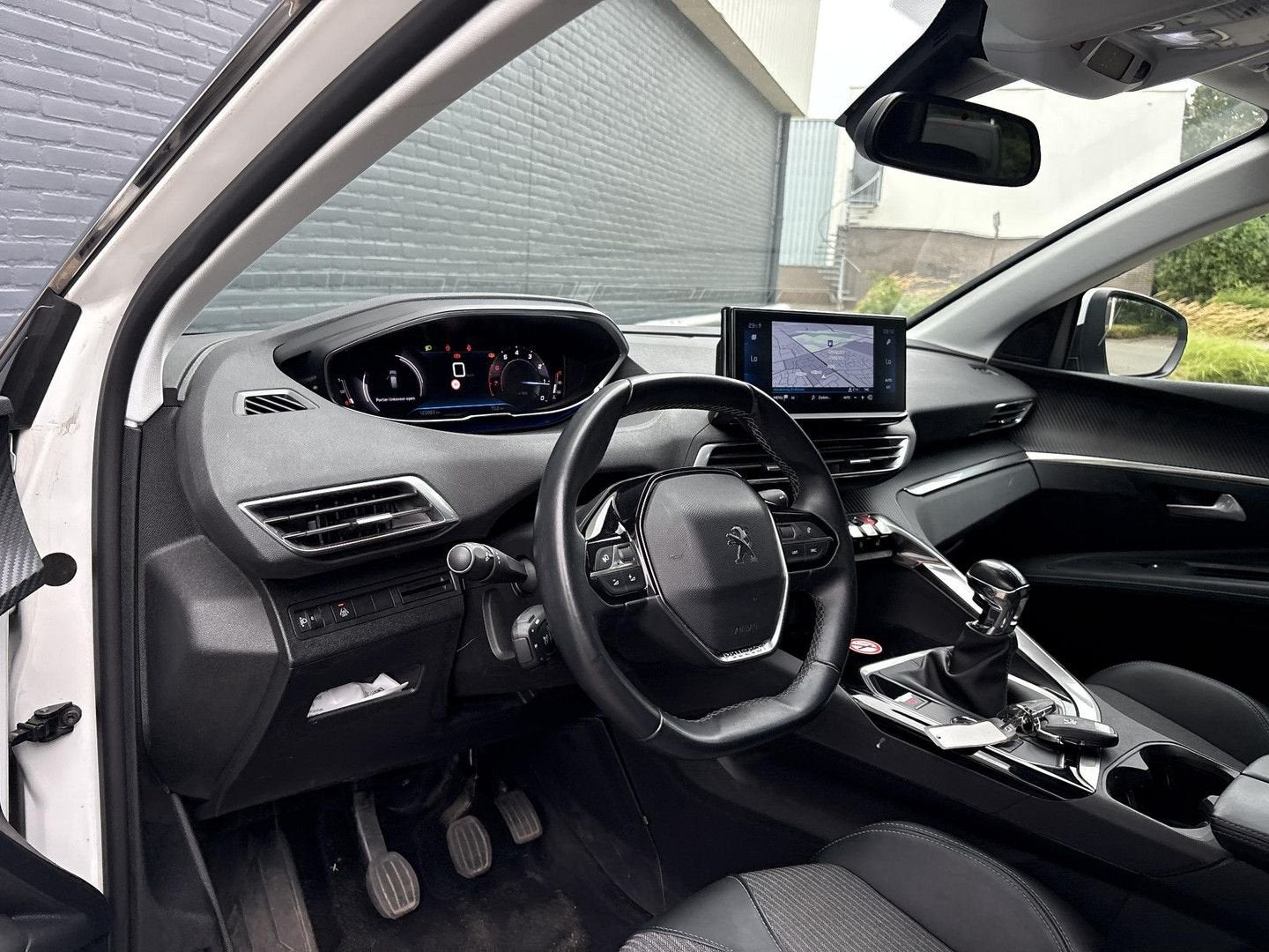 Peugeot 3008 1.2 PureTech Active | € 11.200,- NETTO! | Navi, Auto's, Peugeot, Parkeersensor, Wit, Handgeschakeld, SUV of Terreinwagen