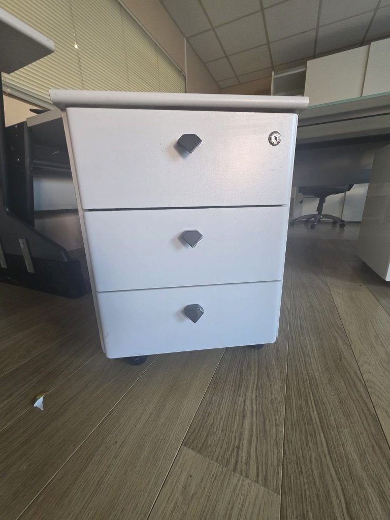 Grijs bureau-ladeblok met 3 lades, Ophalen, Minder dan 50 cm, Gebruikt, 3 of 4 laden