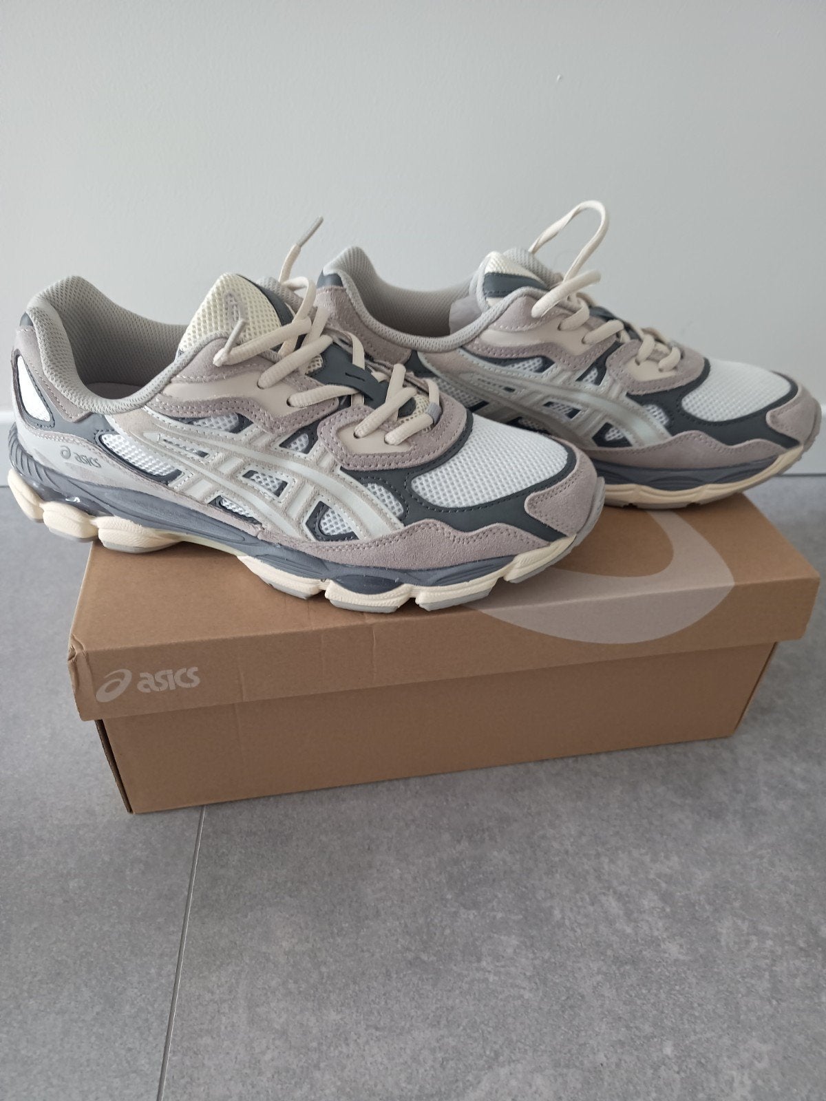 Asics GEL-NYC, Ophalen