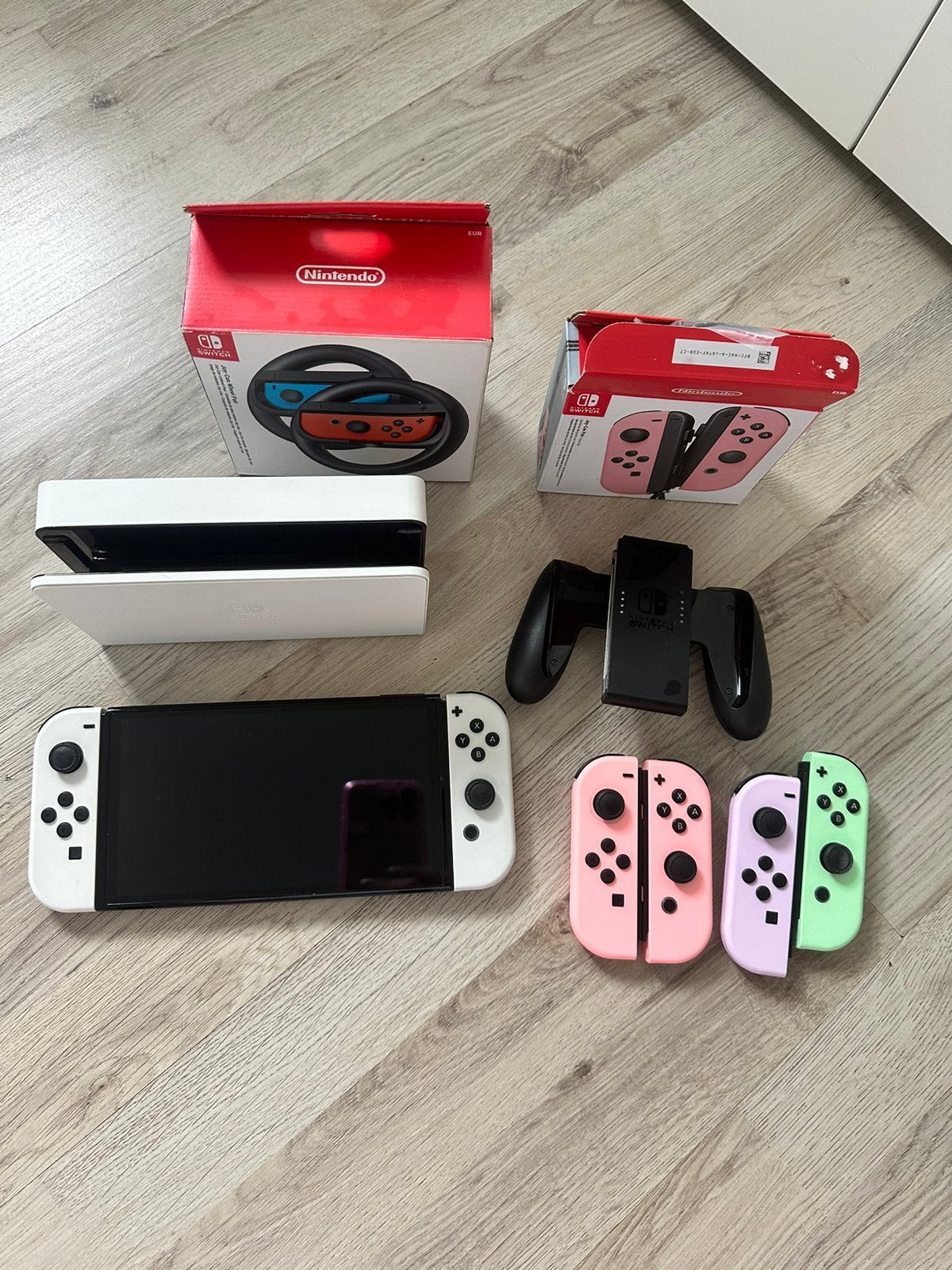 Nintendo switch oled, Enlèvement ou Envoi, Utilisé, Avec 3 manettes ou plus, Switch OLED