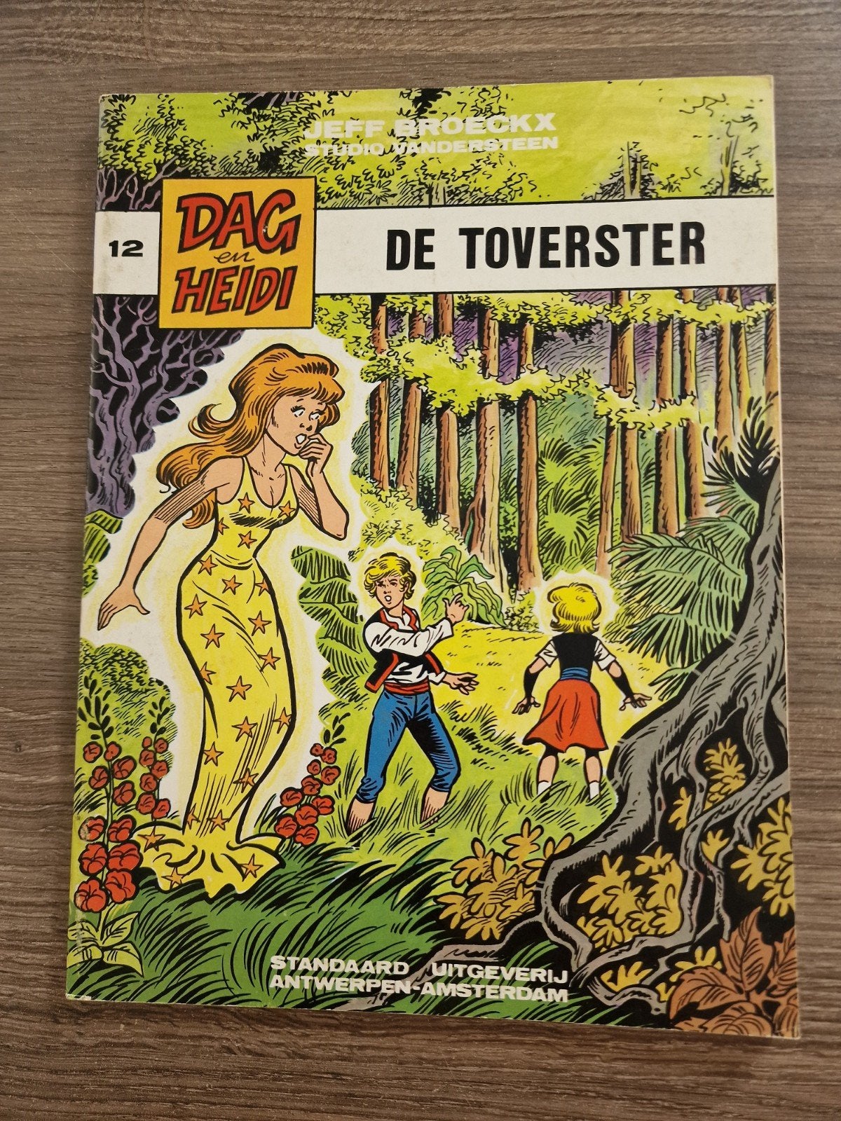 strips. Dag en Heidi  strips. Sloeber, Ophalen of Verzenden, Zo goed als nieuw, Jeff Broeckx, Meerdere stripboeken