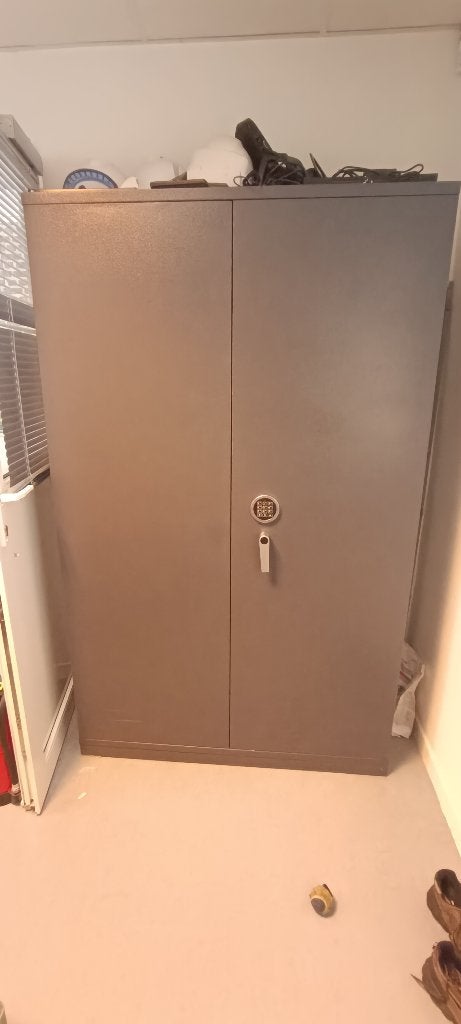 Armoire métallique, 100 à 150 cm, Utilisé, Métal, Avec serrure