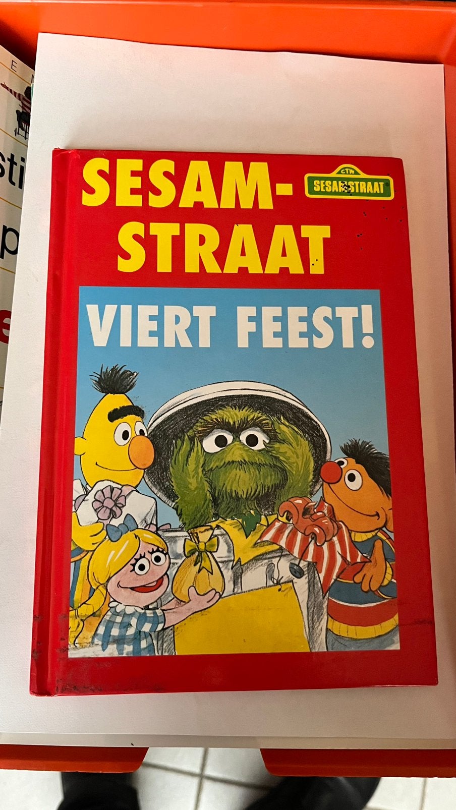 Sesamstaat viert feest, Ophalen, Zo goed als nieuw
