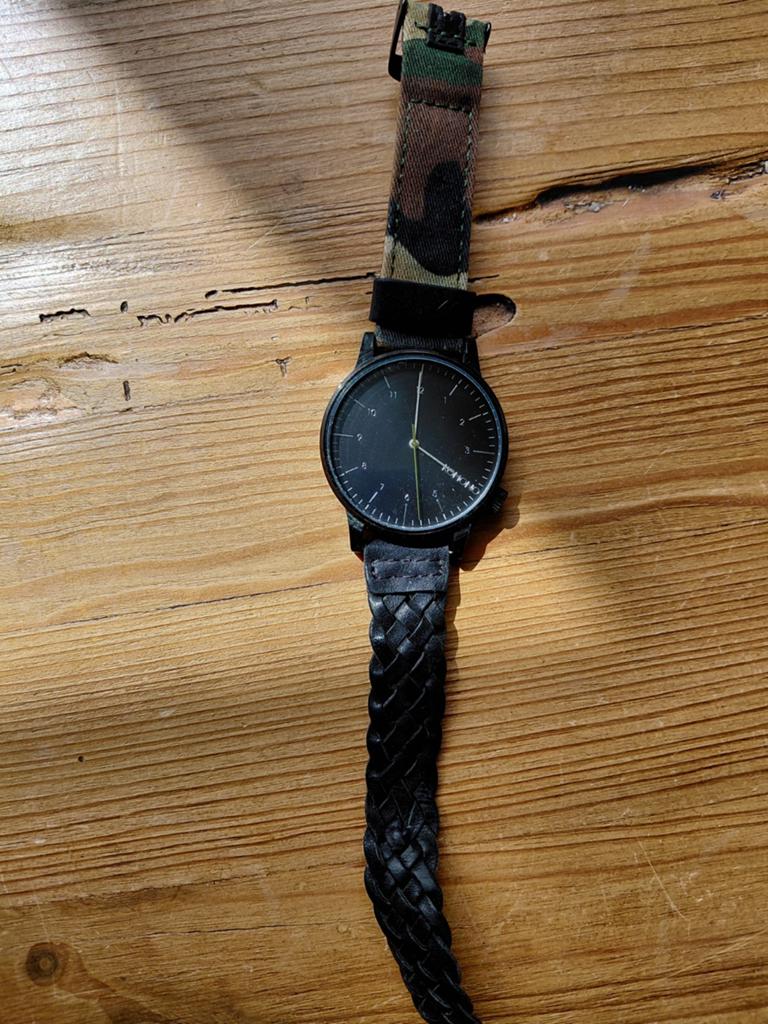 Horloge Komono, Ophalen