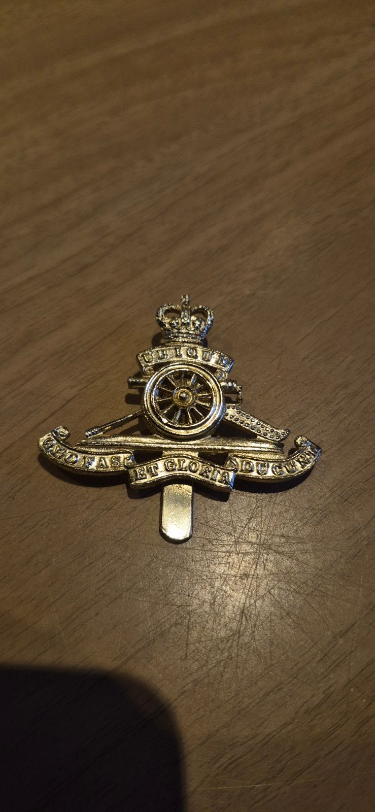 Insigne de casquette original de la Royal Artillery britanni, Collections, Enlèvement ou Envoi