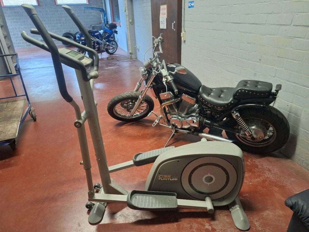 Cross Trainer in goede werkende staat, Sport en Fitness, Fitnessapparatuur, Ophalen, Heidelbergstraat 63, Crosstrainer, Metaal