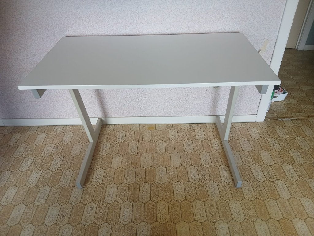 Stevig kantoorbureau wit met  T-poten (Vaste hoogte), Huis en Inrichting, Bureaus, Ophalen, Demontabel, Gebruikt, 110 cm