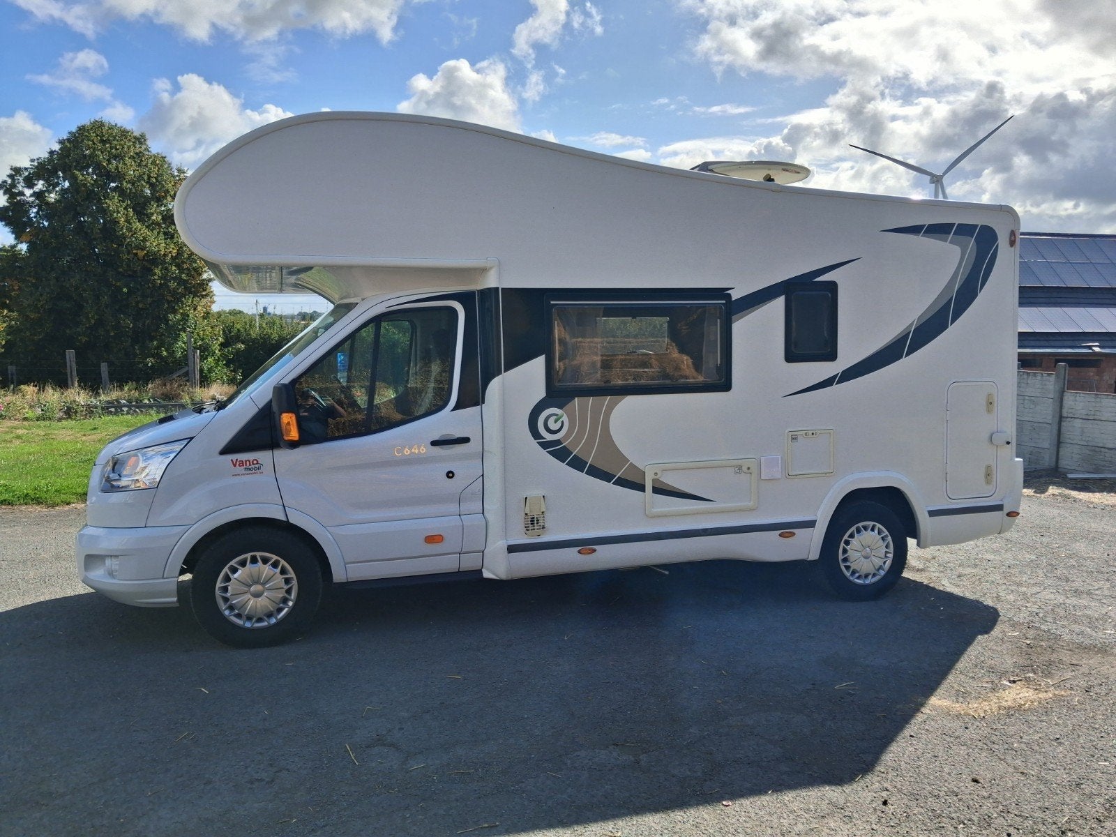 magnifique mobil-home chausson, Caravanes & Camping, Siège standard, Toilette à cassette, Boîte manuelle, 5 à 6 mètres