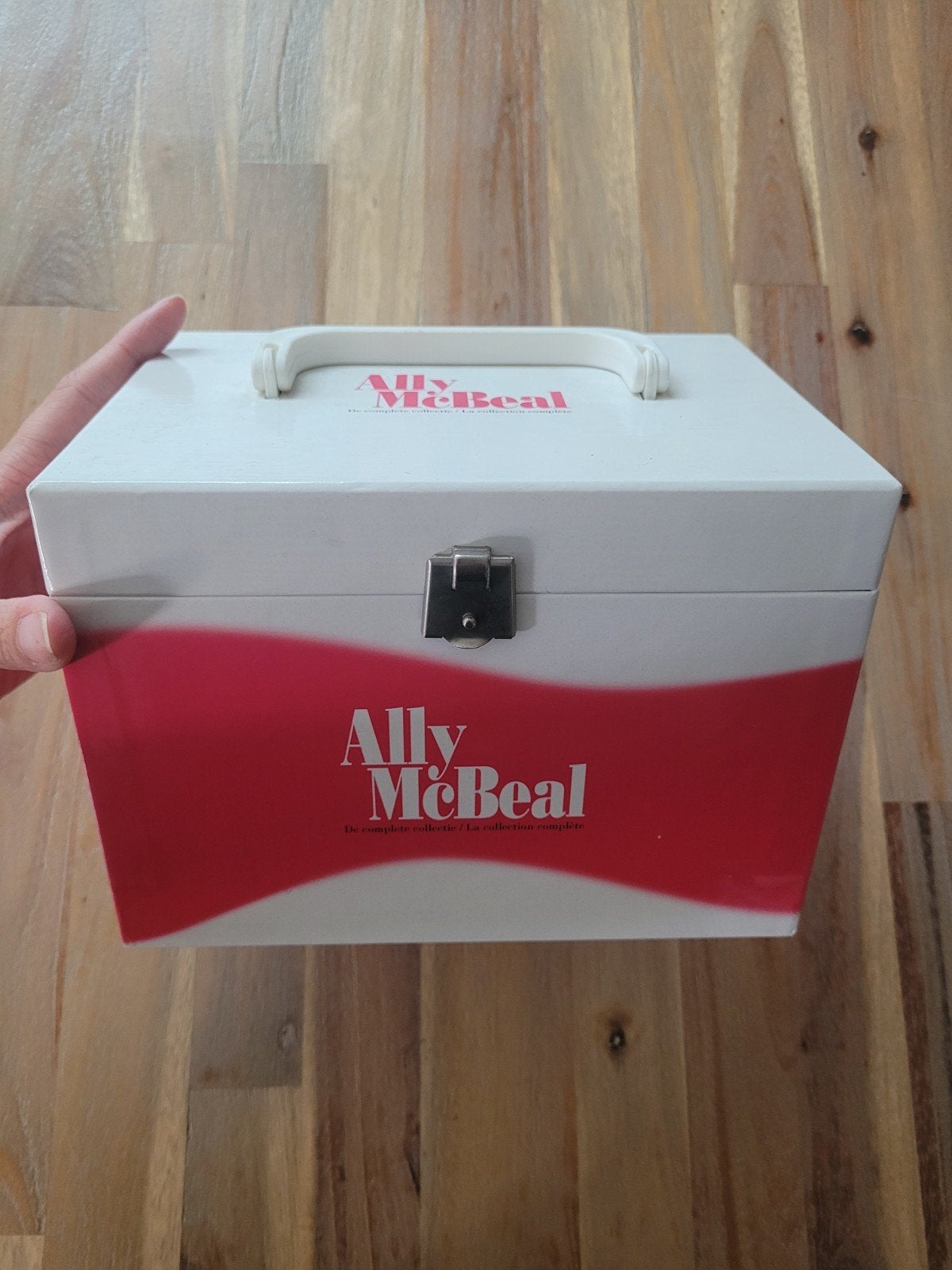 Luxe DVD box Ally McBeal - complete collectie, Cd's en Dvd's, Ophalen of Verzenden