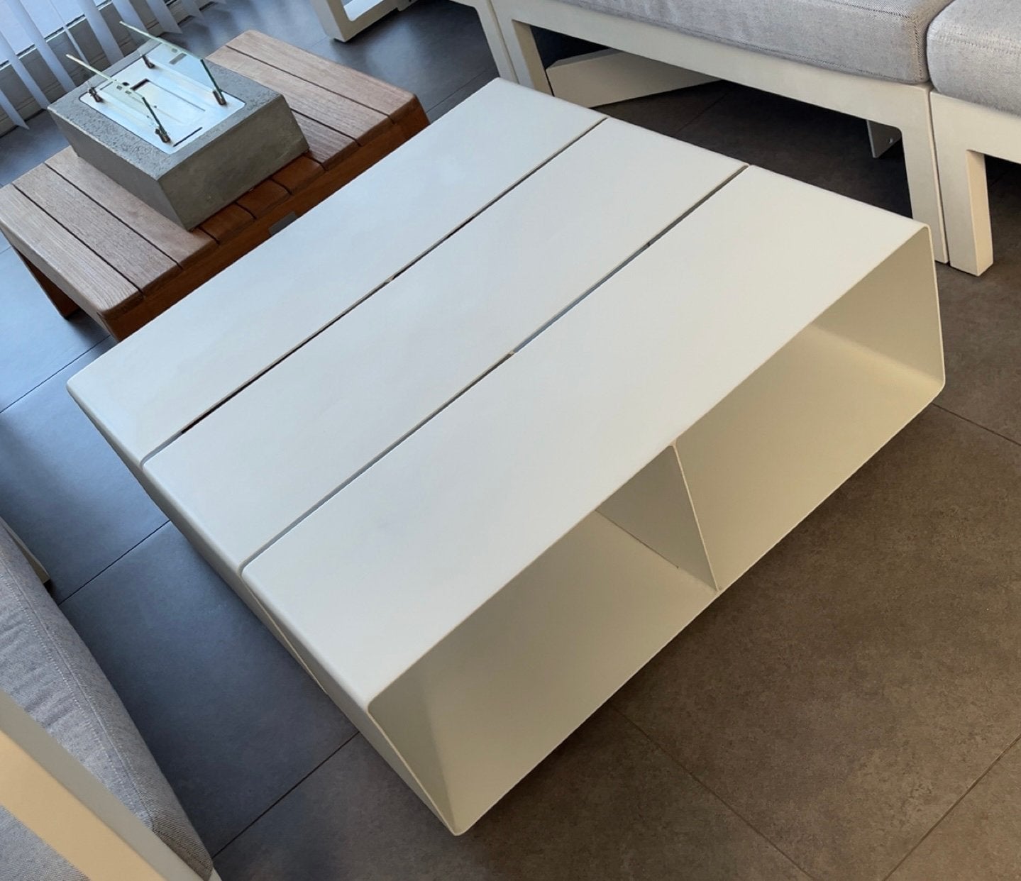 Table de jardin Gloster, Enlèvement, Comme neuf, Carré, Aluminium