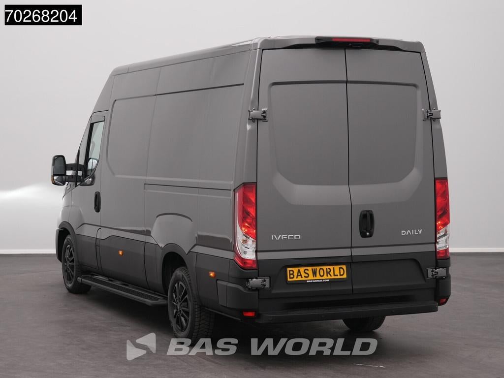 Iveco Daily 35S21 BPM VRIJ! Automaat Black Edition 2025 mode, Auto's, Stof, Euro 6, 4 cilinders, Iveco
