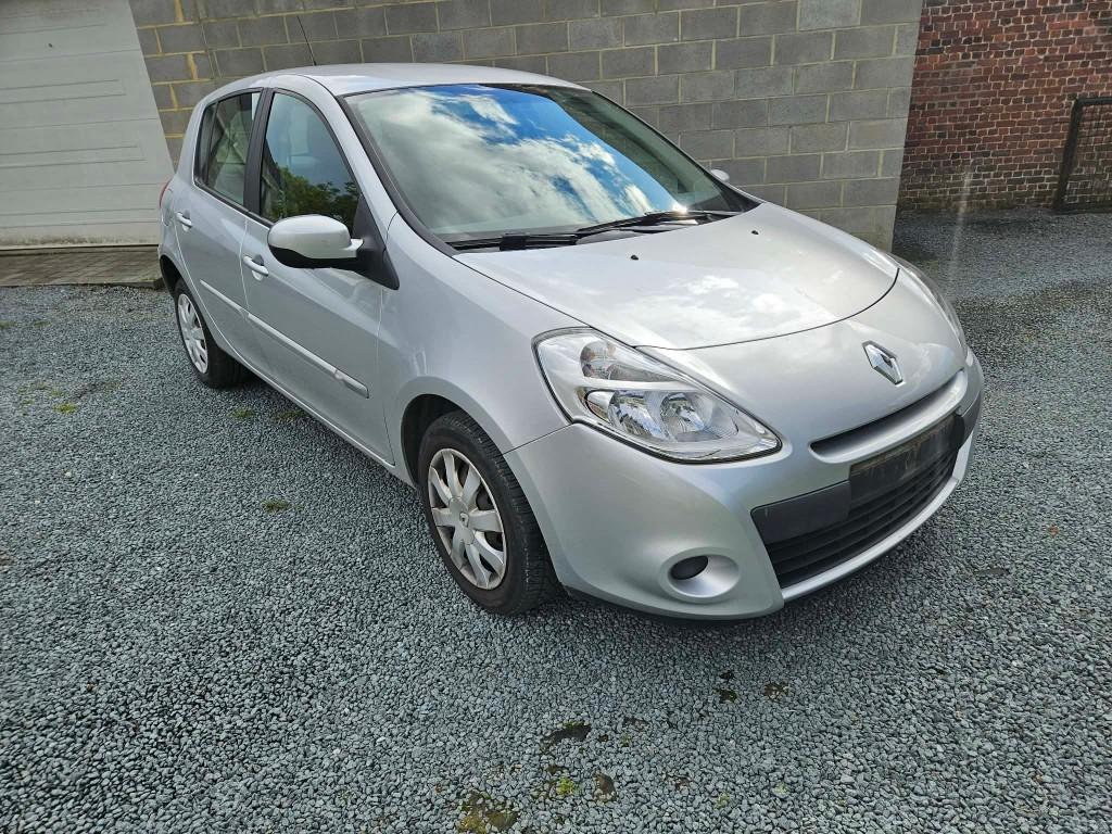 Renault Clio 1.5 75 cv diesel 2013, Auto's, Renault, Particulier, Clio, Airconditioning, Diesel, Euro 5, 5 deurs, Dealer onderhouden