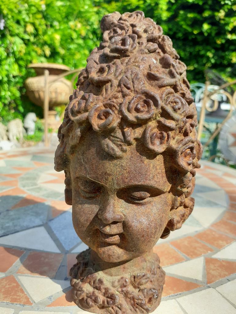 PRACHTIGE GIETIJZEREN BUSTE VAN EEN FEE, Tuin en Terras, Tuinbeelden, Ophalen of Verzenden, Zo goed als nieuw, Overige materialen