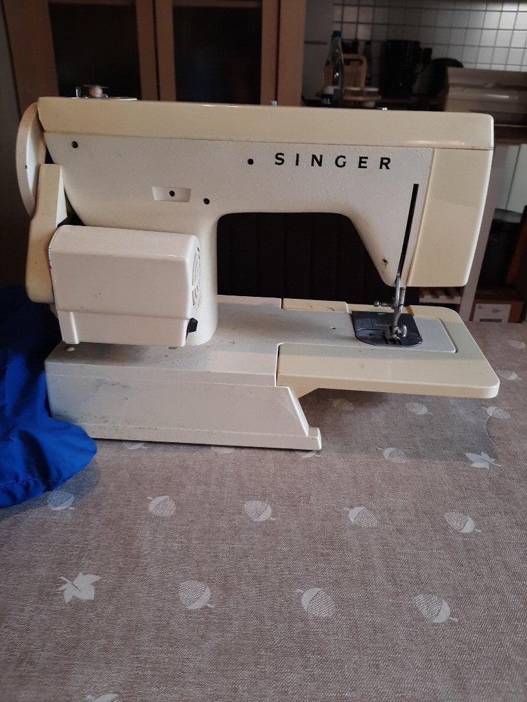 Vintage Singer naaimachine "merritt", Hobby en Vrije tijd, Naaimachines en Toebehoren, Ophalen, Zo goed als nieuw, Naaimachine