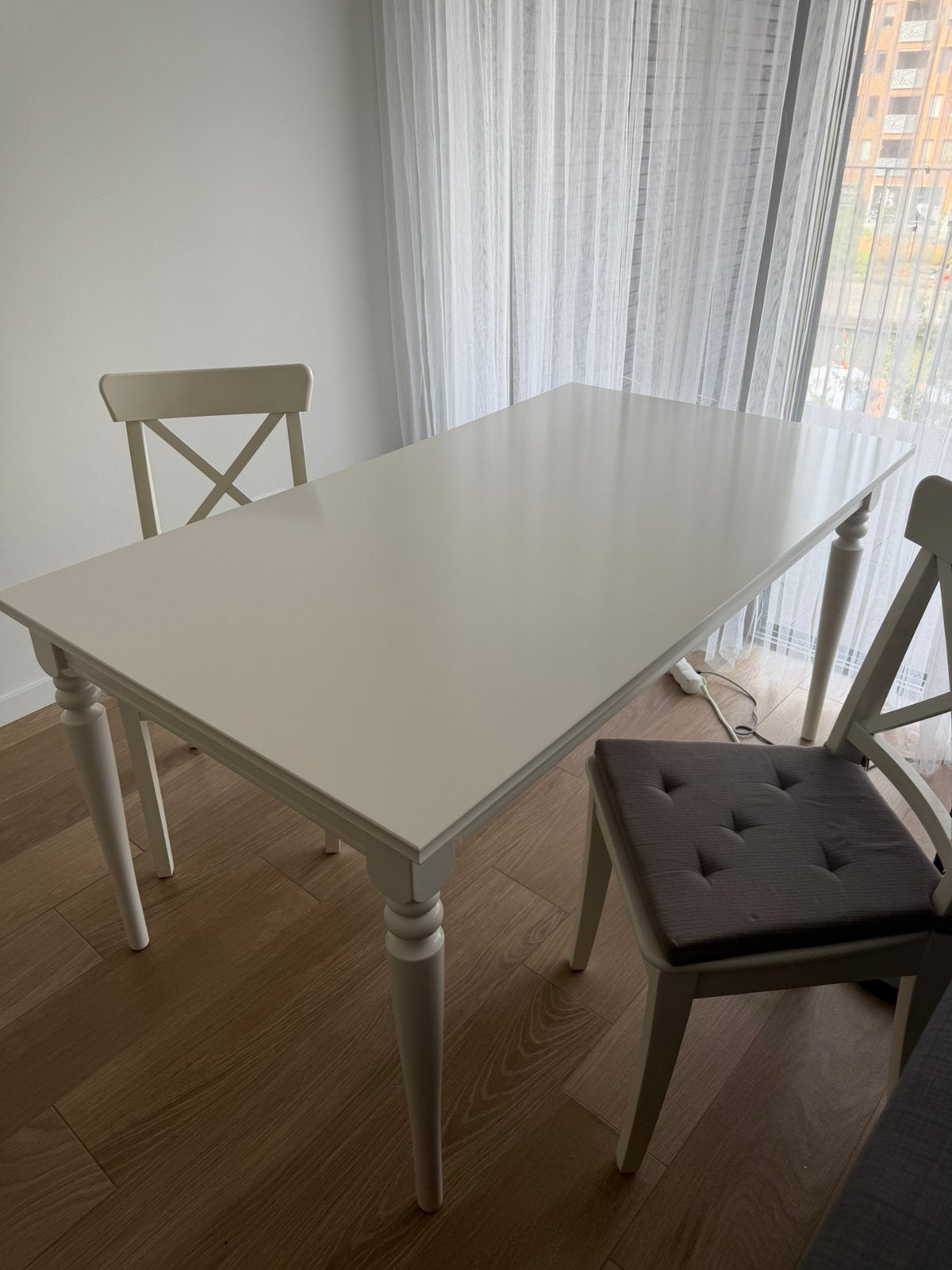 IKEA ROSENTORP tafel + 4 stoelen, Ophalen, Zo goed als nieuw