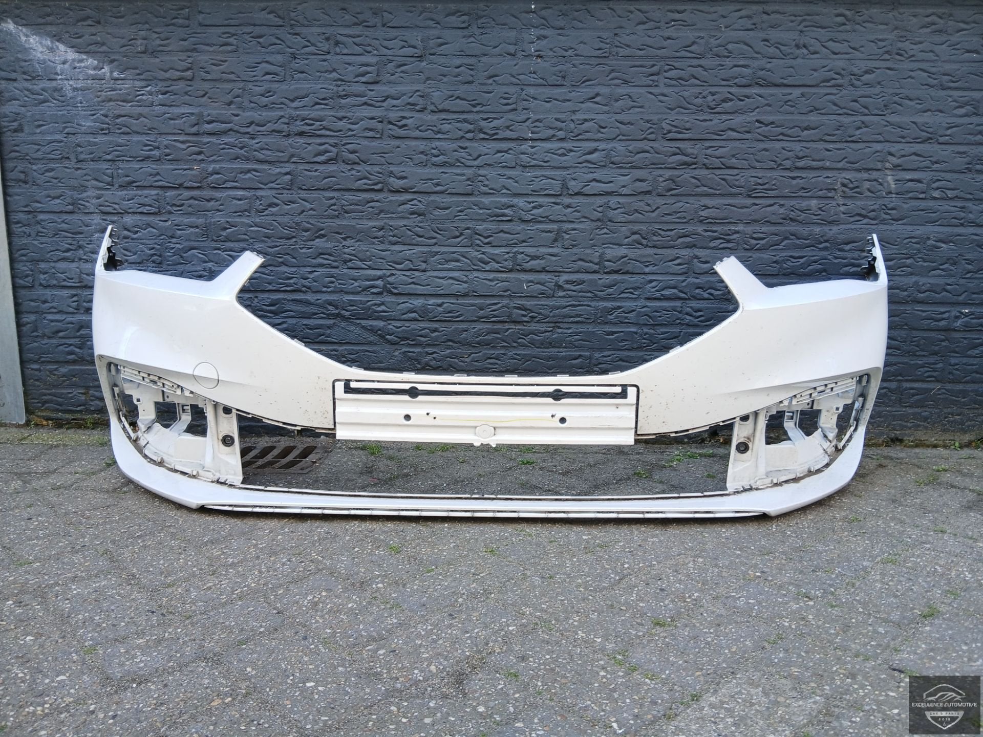 Seat Leon 5FA 2020-2024 Voorbumper Bumper Origineel!, Auto-onderdelen, Gebruikt, Autovia A-2, Km 585 585
08760  Martorell, ES