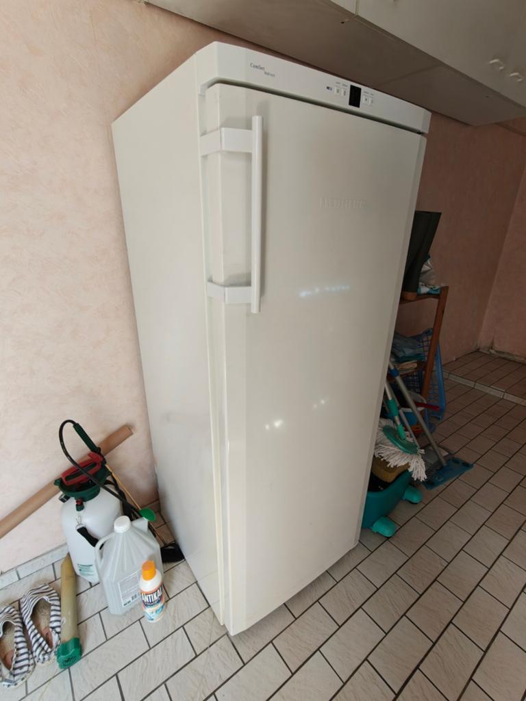 Liebherr Comfort NoFrost diepvriezer – groot model – werkt p, Elektronische apparatuur, Gebruikt, 120 tot 140 cm, Ophalen, Vrieskast