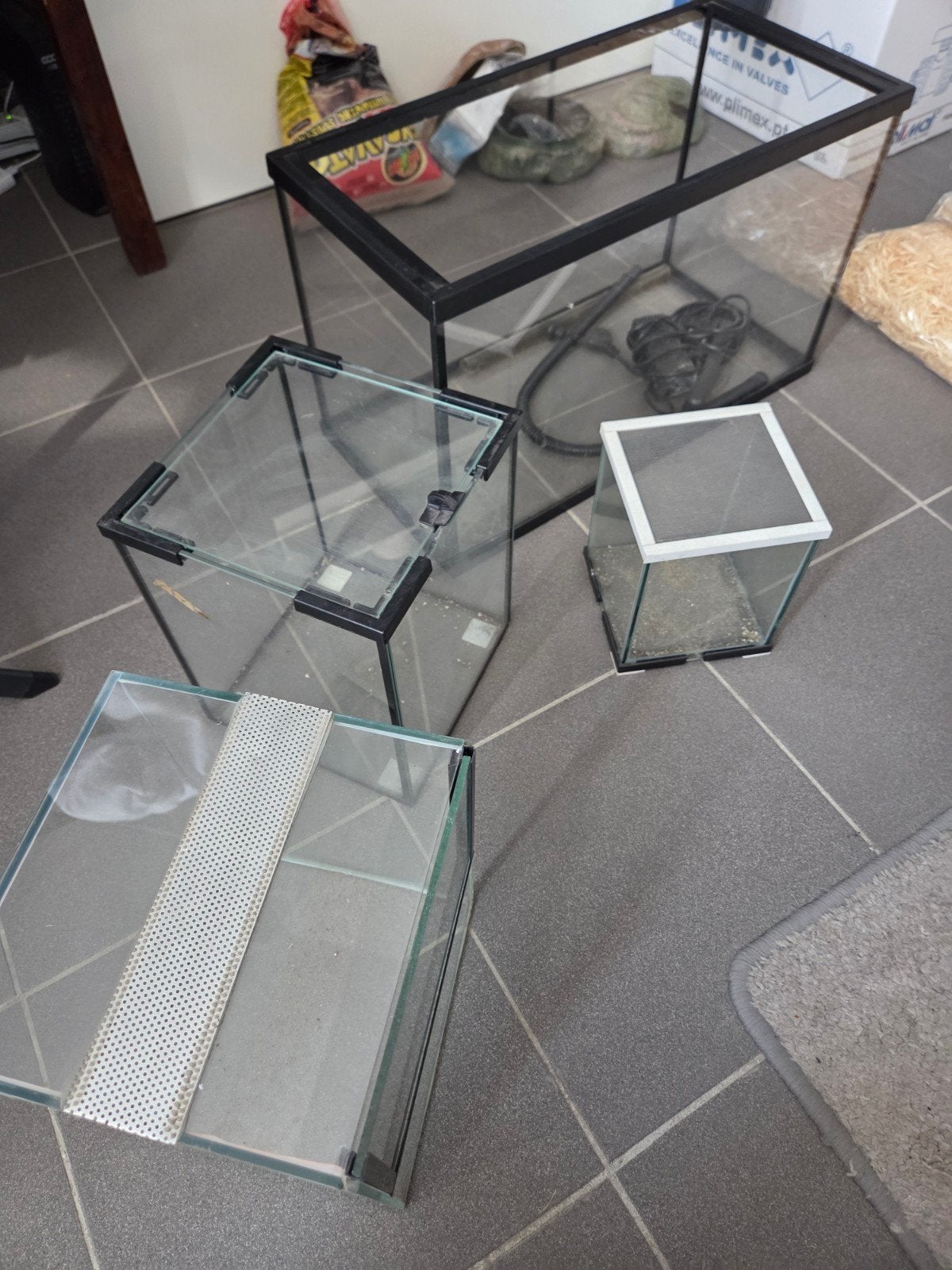 Lot de terrarium et 1 Aquarium, Enlèvement, Comme neuf