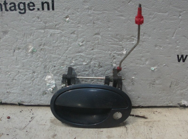 PORTIERGREEP BUITEN LINKS VOOR Opel Meriva (A), Gebruikt, Opel Automobile GmbH, Kontakt-opel@opel.com, Bahnhofsplatz
65423  Rüsselsheim am Main, DE
