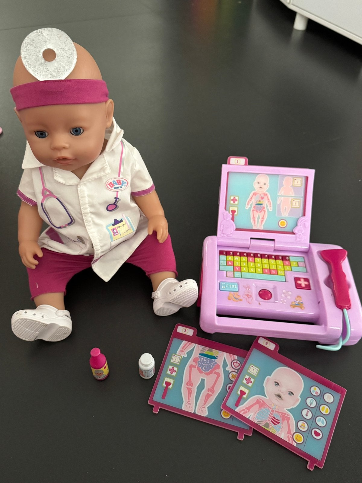 Babyborn dokter met accesoires, Enfants & Bébés, Jouets | Poupées, Enlèvement ou Envoi, Comme neuf