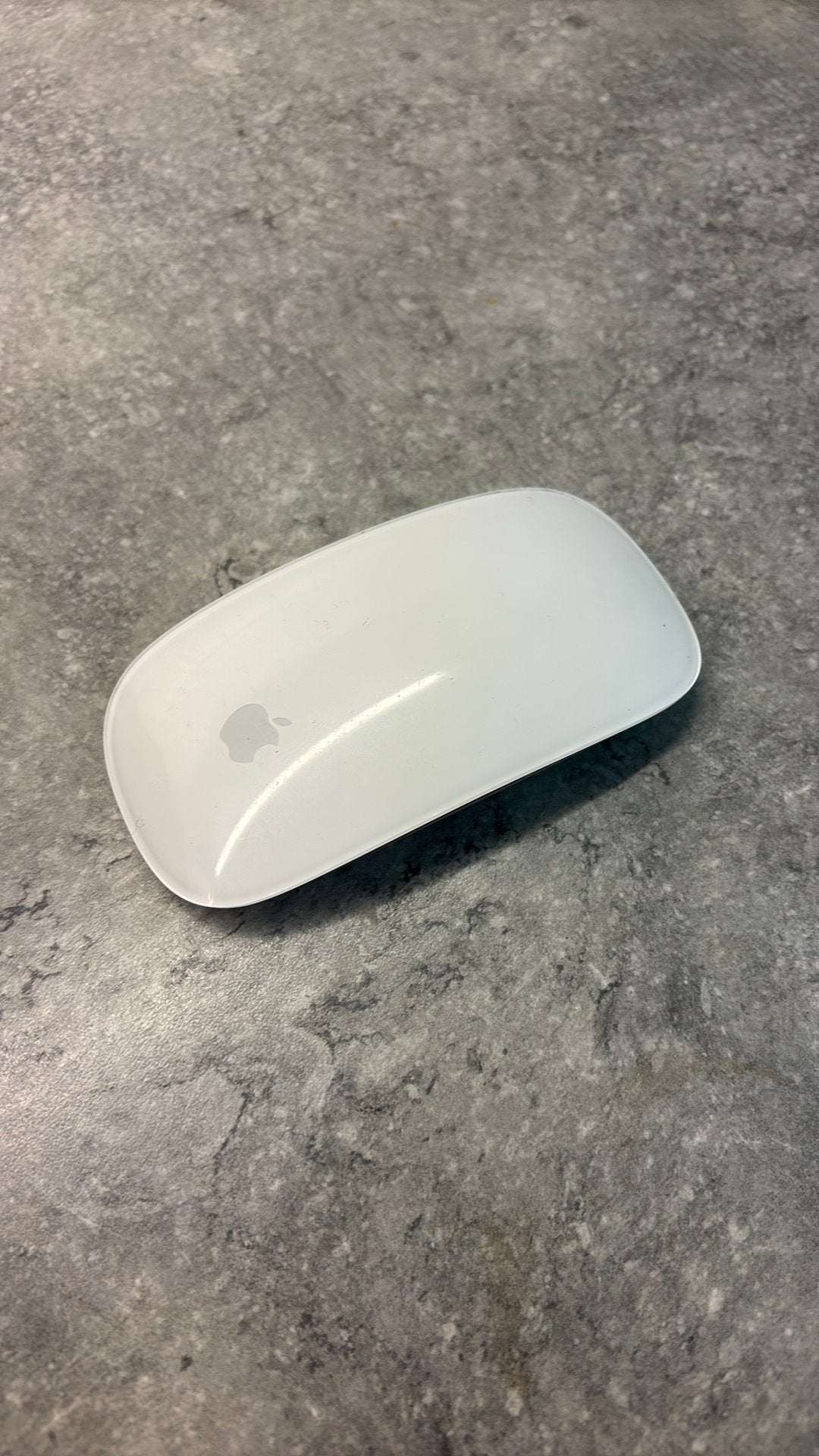 Apple magic mouse, Computers en Software, Muizen, Ophalen of Verzenden, Gebruikt, Draadloos, Muis