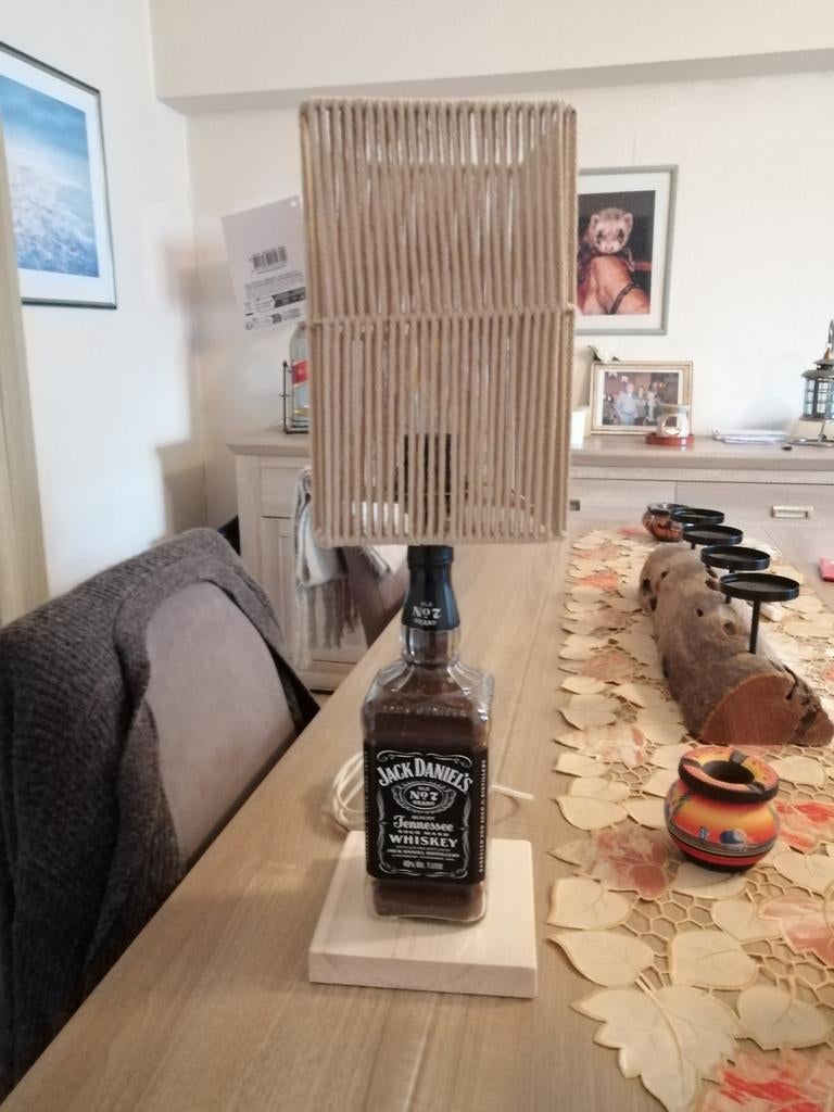 Lampe Jack Daniels, Ophalen