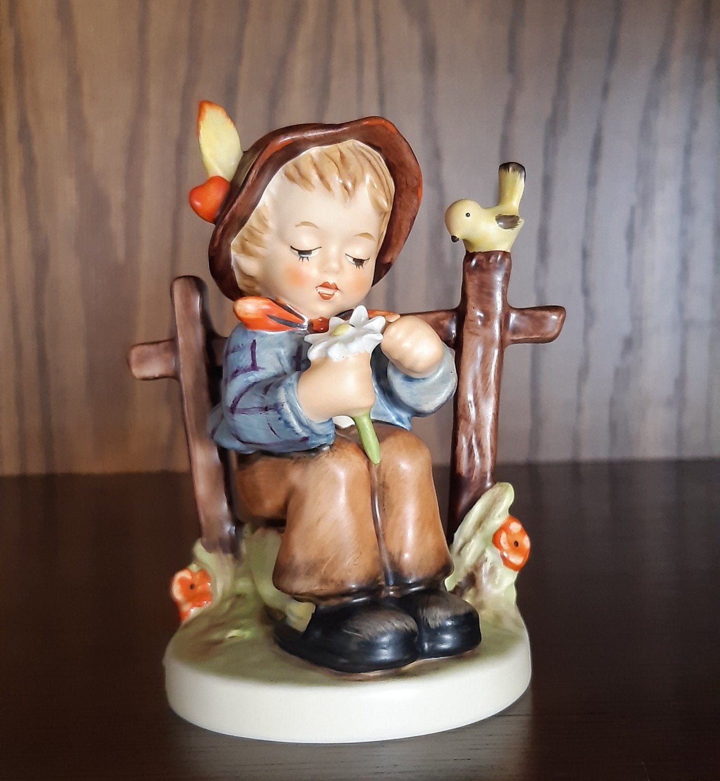 Hummel Goebel Beeldje 174 - "She Loves Me, ...v, Ophalen