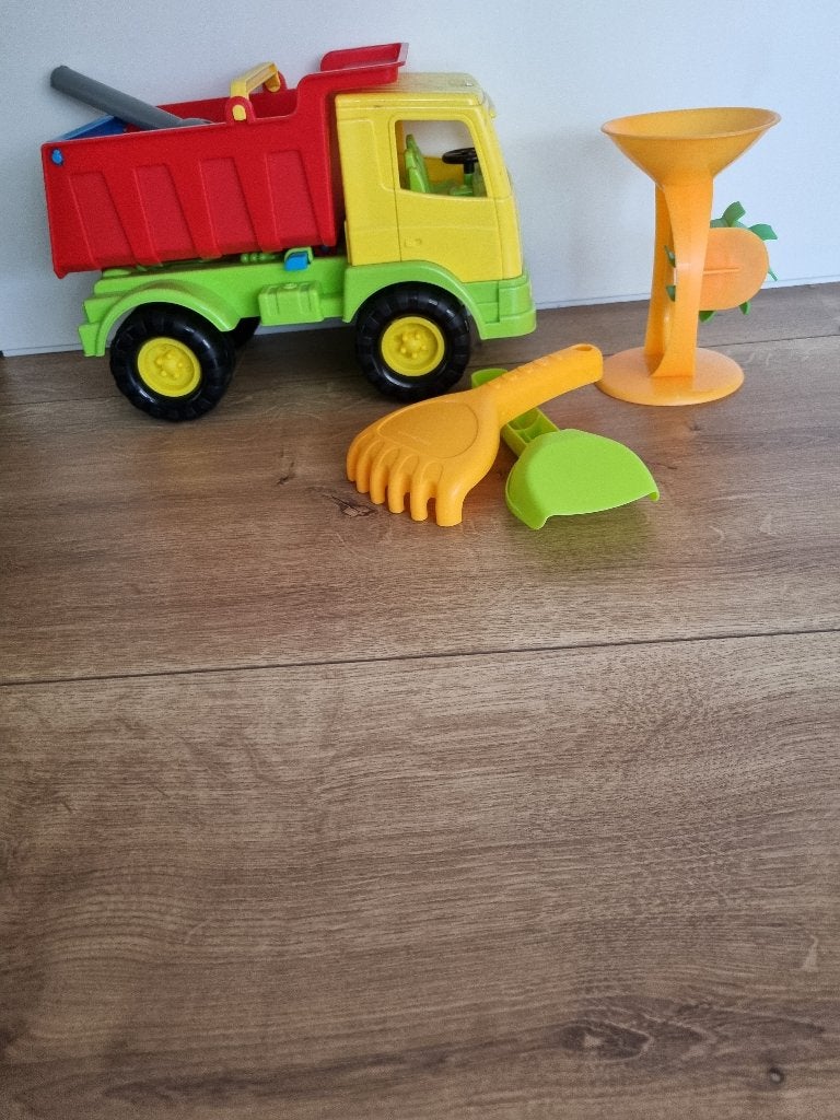 Zandbak vrachtwagen + spulletjes, Ophalen, Zo goed als nieuw