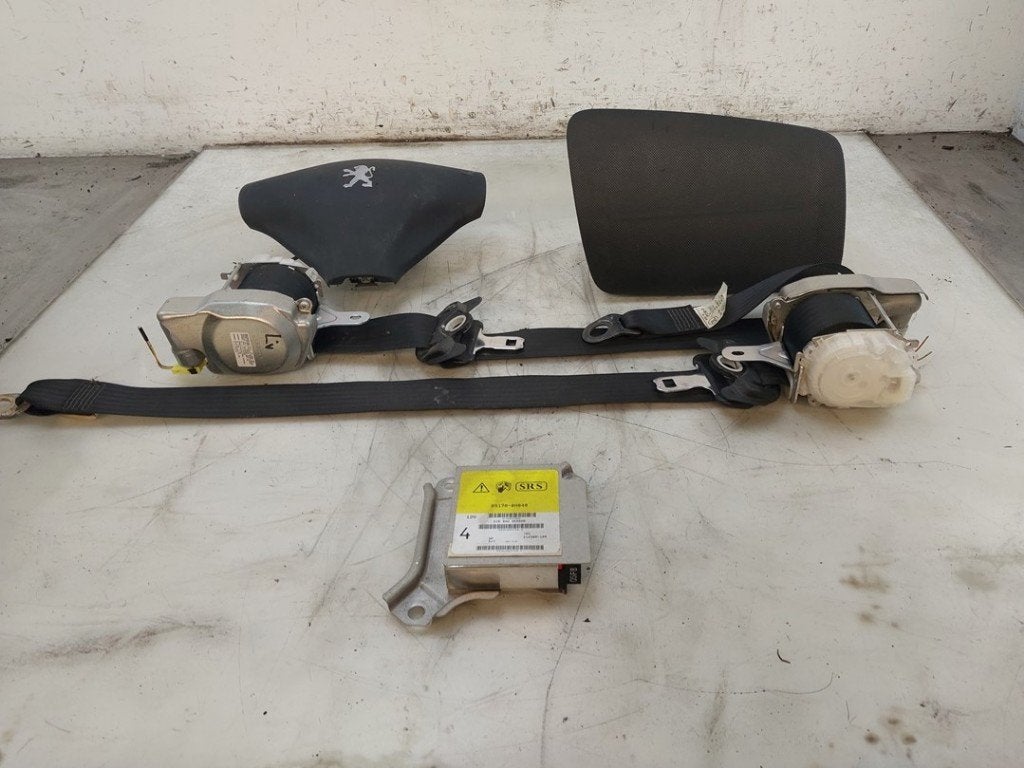 AIRBAG ENSEMBLE + ORDINATEUR 107 (|8216JW|4112HT|8974LK|), Kontakt-peugeot@peugeot.com, Utilisé, Peugeot Deutschland GmbH, Bahnhofsplatz
65423  Rüsselsheim, DE