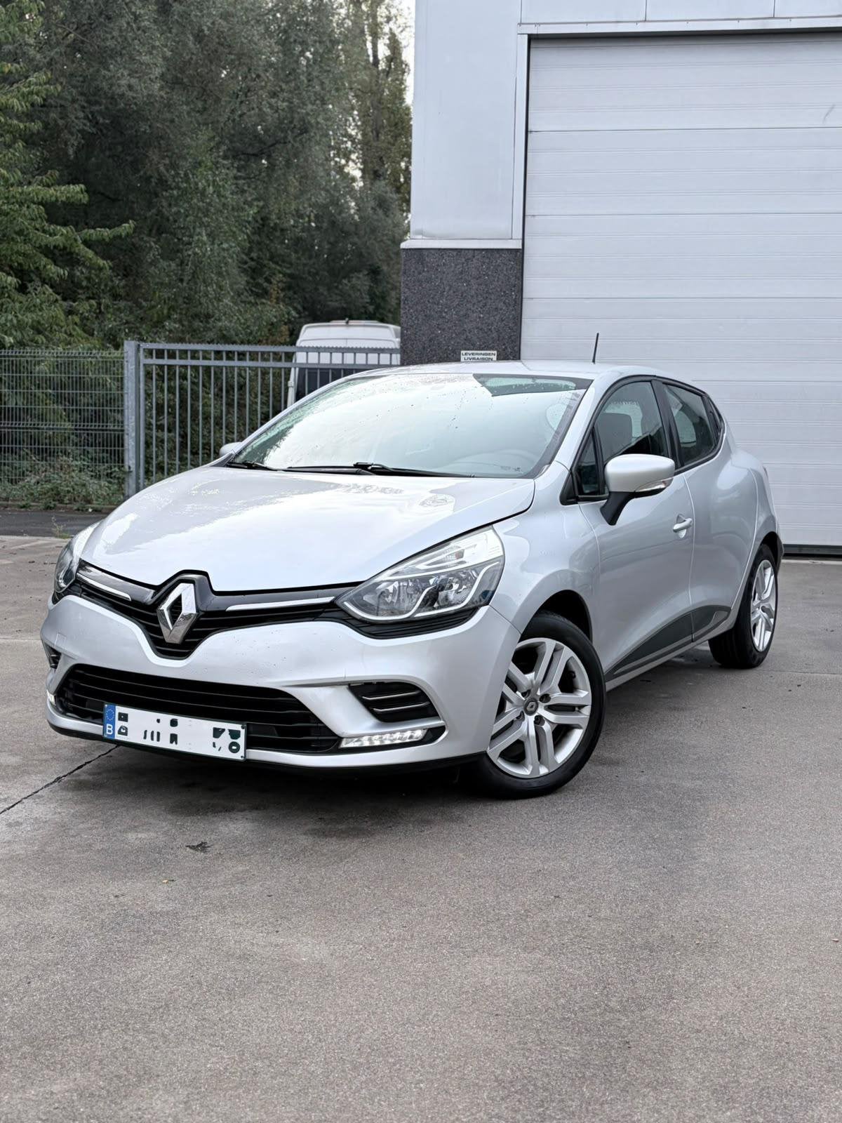 Renault clio 4     2017 156 000 km 0.9 essence., Auto's, Euro 6, 5 deurs, Particulier, Clio