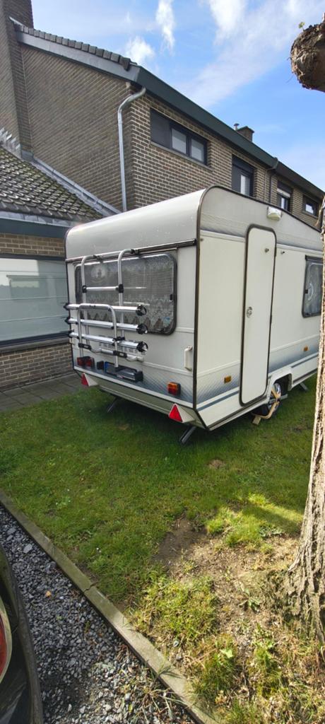 Compacte Caravan in zeer goede staat, Caravanes & Camping, Caravanes, Particulier, jusqu'à 3, 500 - 750 kg, Adria, jusqu'à 4 m
