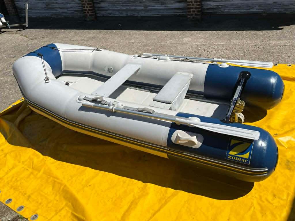2x ZODIAC  + HB Mercury + chariot – prêt à naviguer, Sports nautiques & Bateaux, Canots pneumatiques, Airdeck, Comme neuf, Zodiac