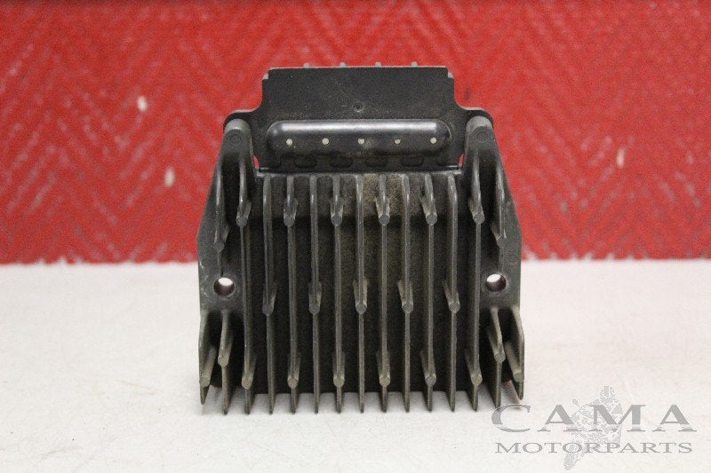 REGULATEUR DE TENSION VFR 1200 F (VFR1200 + DCT) (FH017AA), Dhr. S. di Majo, Utilisé, Info@cama-motorparts.nl, P.J. Troelstraweg 8 8
3144 CX  MAASSLUIS, NL