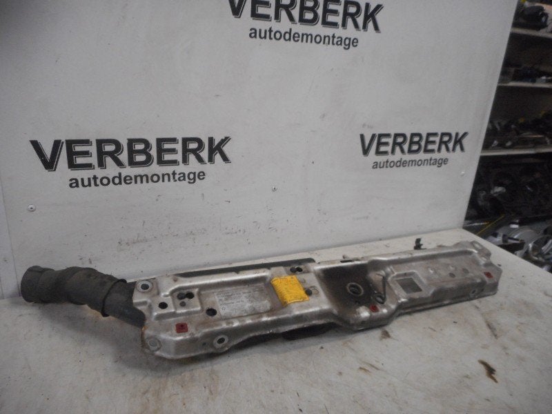 VOORFRONT SLOTPLAAT Opel Corsa C (F08 / 68) (13173401), Gebruikt, Opel, Opel Automobile GmbH, Kontakt-opel@opel.com