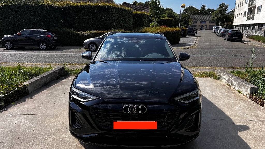 Q8 Sportback e-Tron 106 kWh 55 Quattro S line, Auto's, Dealer onderhouden, Zwart, Leder, Elektrisch