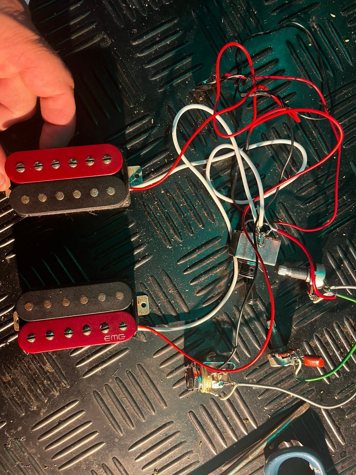 EMG RETRO ACTIVE 77 ZEBRA RED BLACK SET, Muziek en Instrumenten, Ophalen of Verzenden, Elektrische gitaar