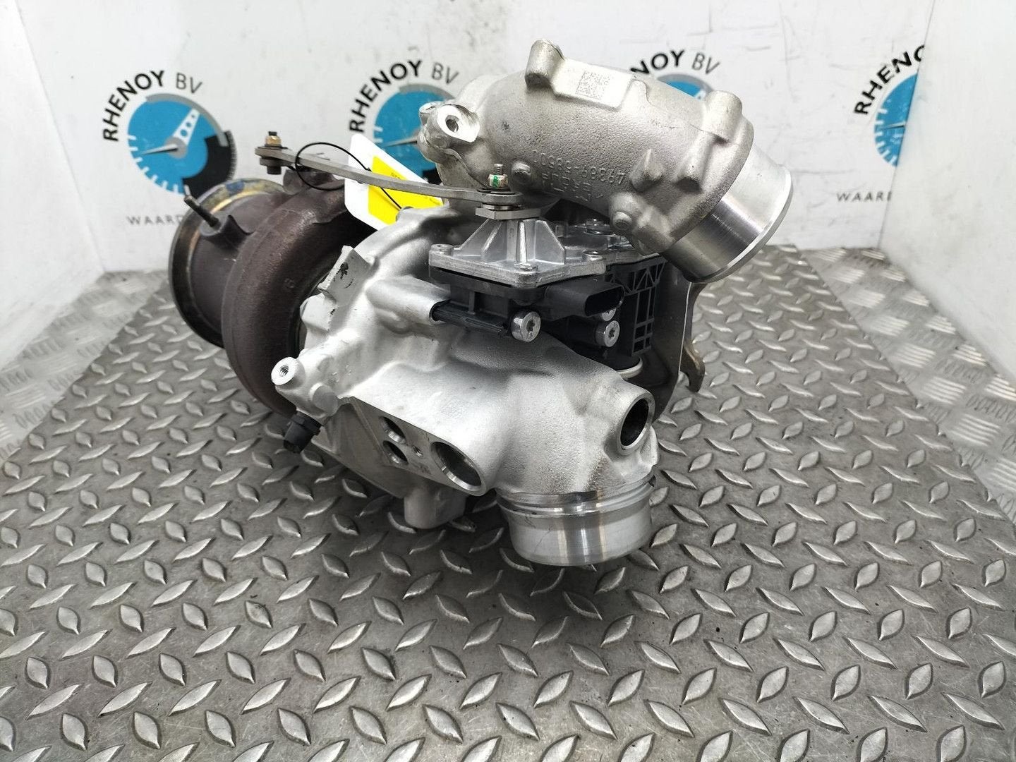 MERCEDES C-CLASS TURBO 2540905500 2024, Enlèvement ou Envoi, Utilisé, ARN reconnu