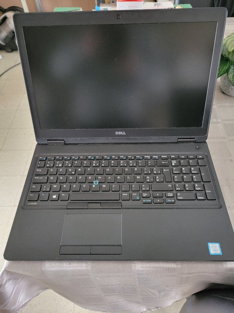 Dell Latitude 5590, 256 GB, 8 GB, Intel(R) Core i5, Enlèvement